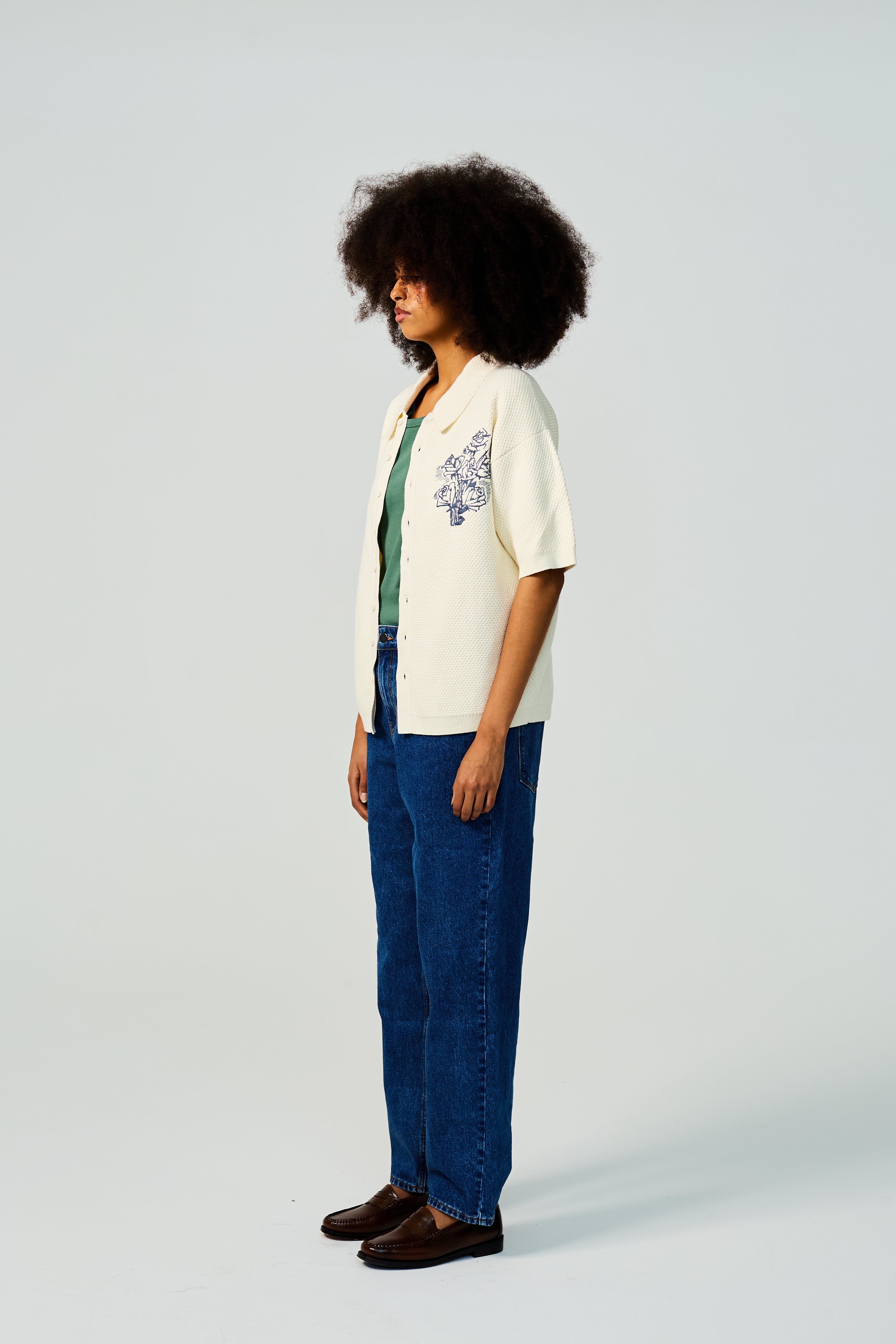 BUTTON MESH KNIT